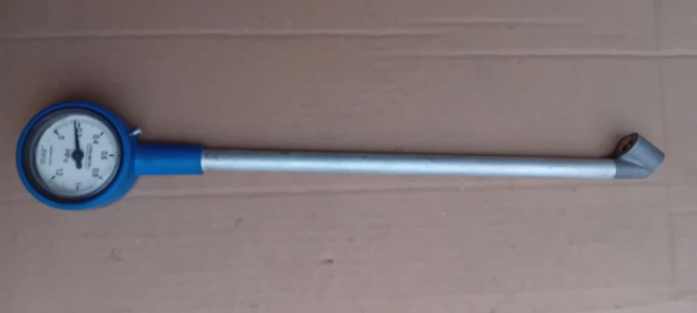 Miernik ciśnienia w oponach