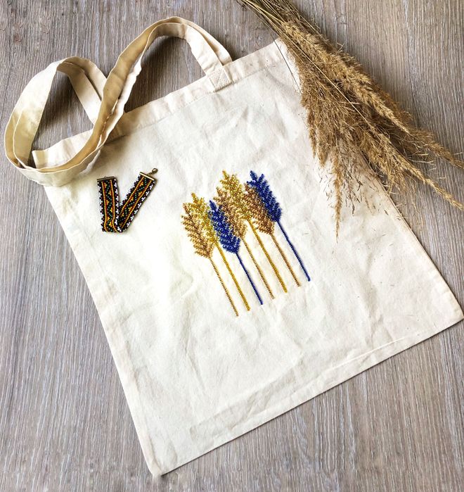 Вишиті шопери з бісеру