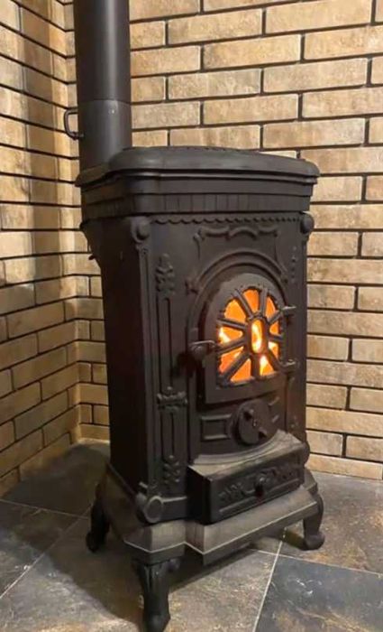 Піч камін буржуйка чавунна Bonro подвійна стінка 9 кВт Золота та чорна