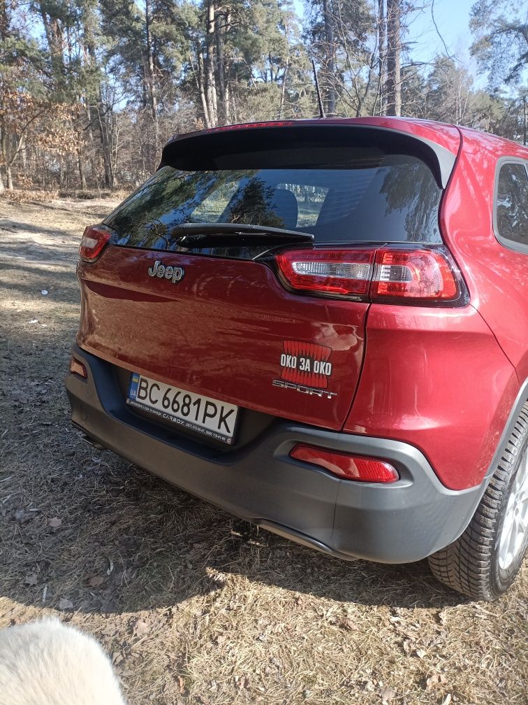 Jeep 2,4 спорт  на газу . Супер стан