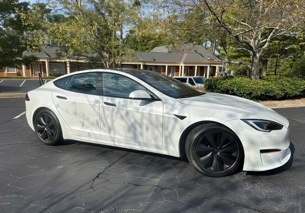 Tesla Model S      2023