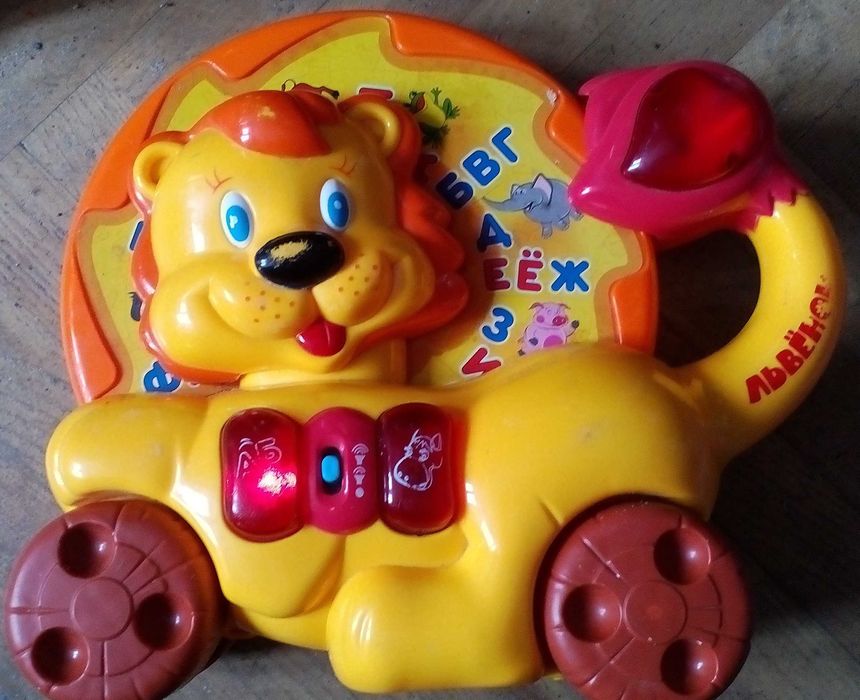 выросли детские игрушки разнообразные для развития с мелодиями