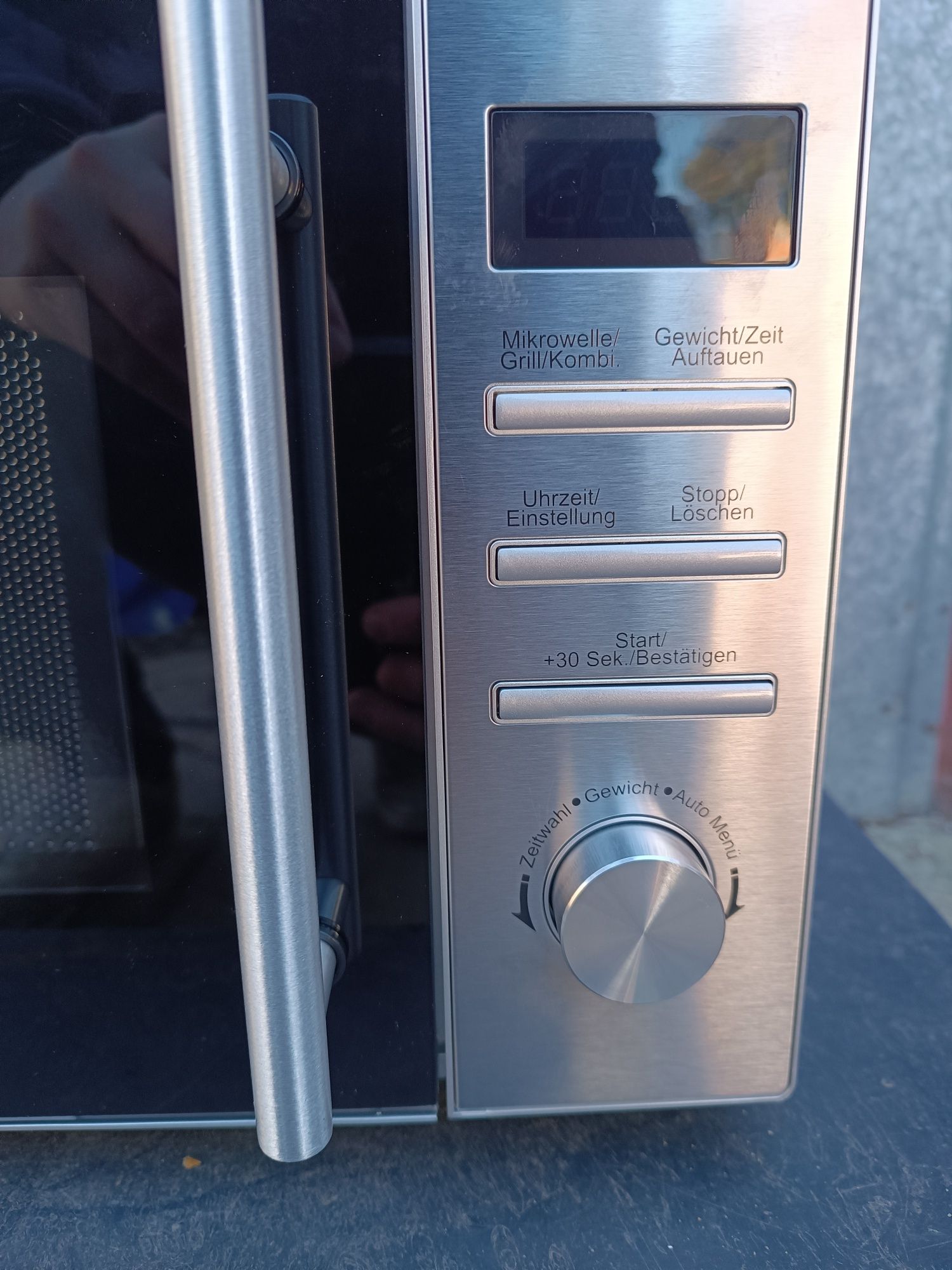 Kuchenka mikrofalowa Hanseatic AG820CXC-PM