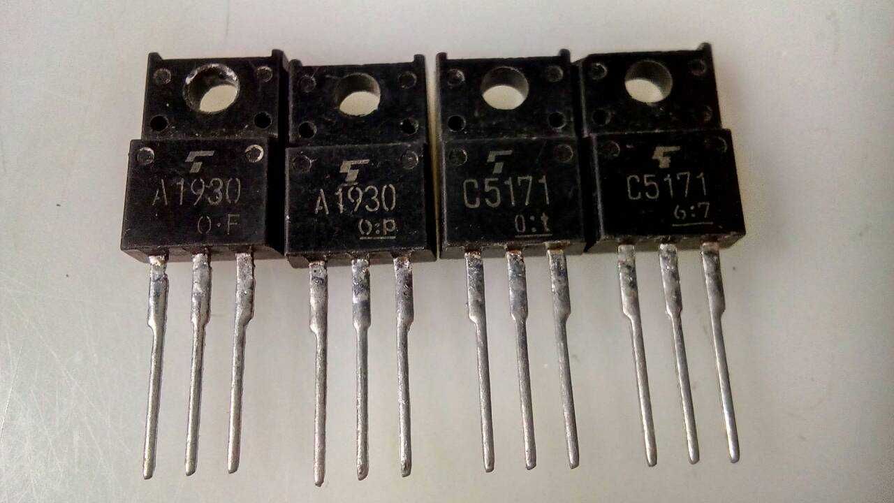 Транзистори Toshiba 2SB834 2SD880.