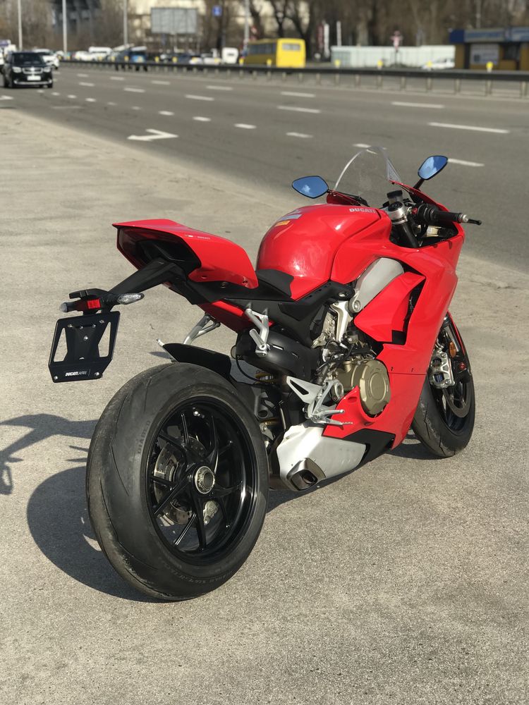 Мотоцикл Ducati Panigale V4