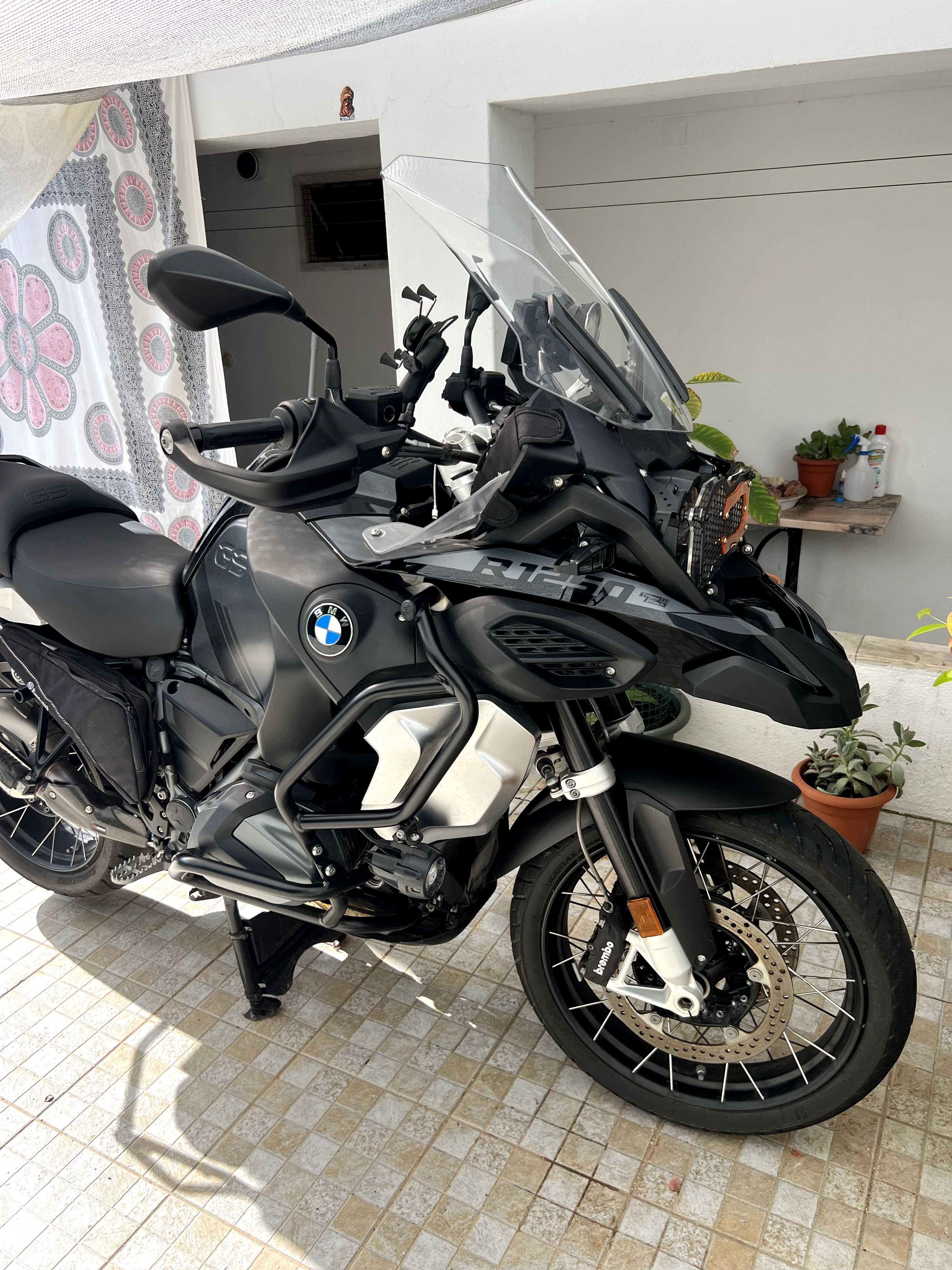 BMW R1250GSA TripleBlack 2022 full extras como nova 8500Km Rebaixada