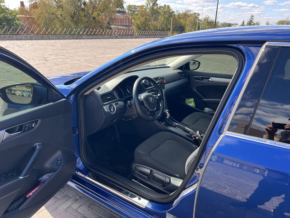 Продам Volkswagen Passat 2016 р
