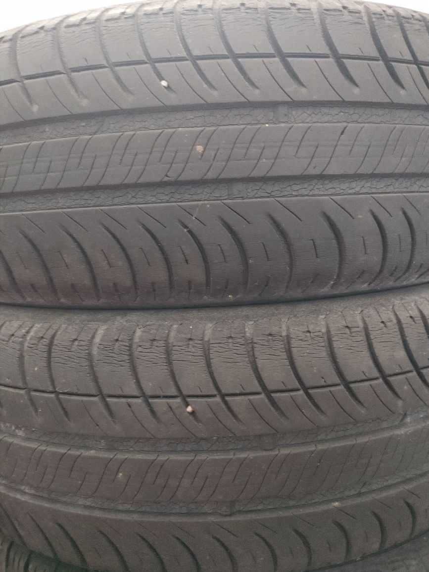 2 Pneus 185/65R14 Michelin Usados