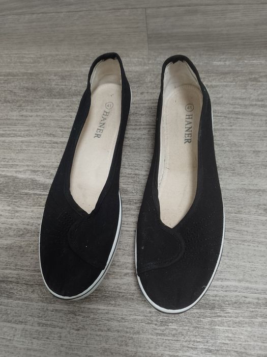 Sprzedam damskie buty rozmiar 41.