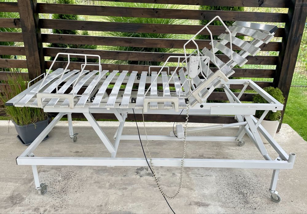 Медичне ліжко з електроприводом DUOMAT