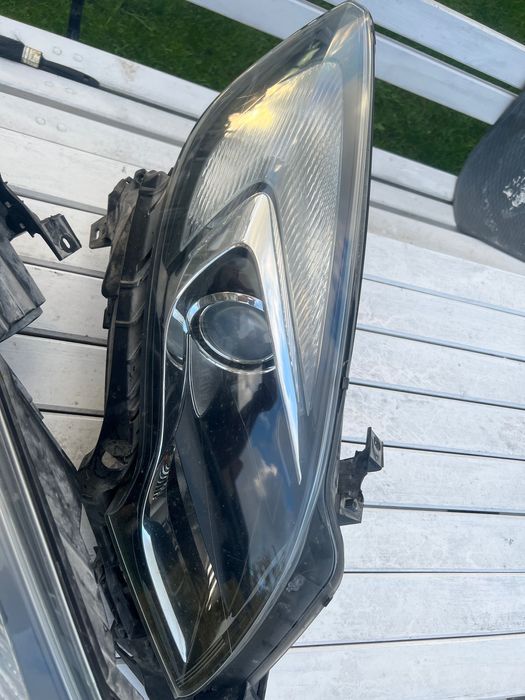 Lampy przód OPEL ZAFIRA C 2012r,  europa 100% sprawne. Lewa i Prawa