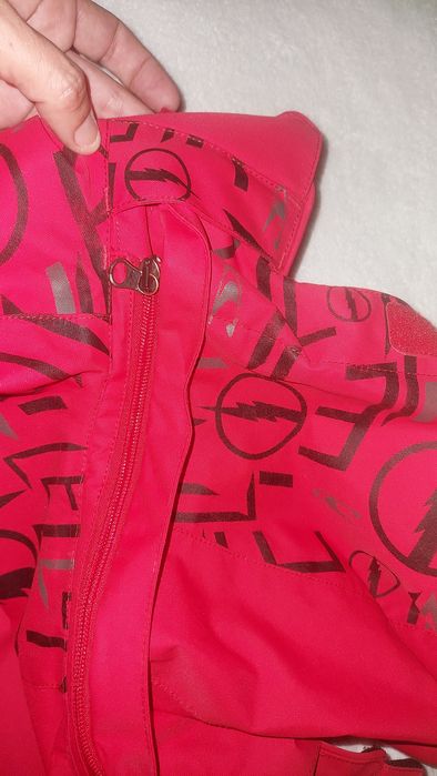 Casaco sky/neve/frio/vento O'neill 10-12 anos
Vermelho