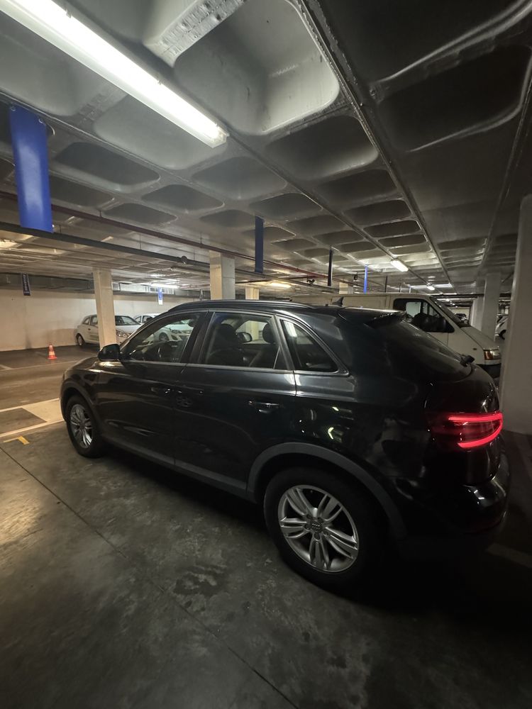 Audi Q3  -  2012