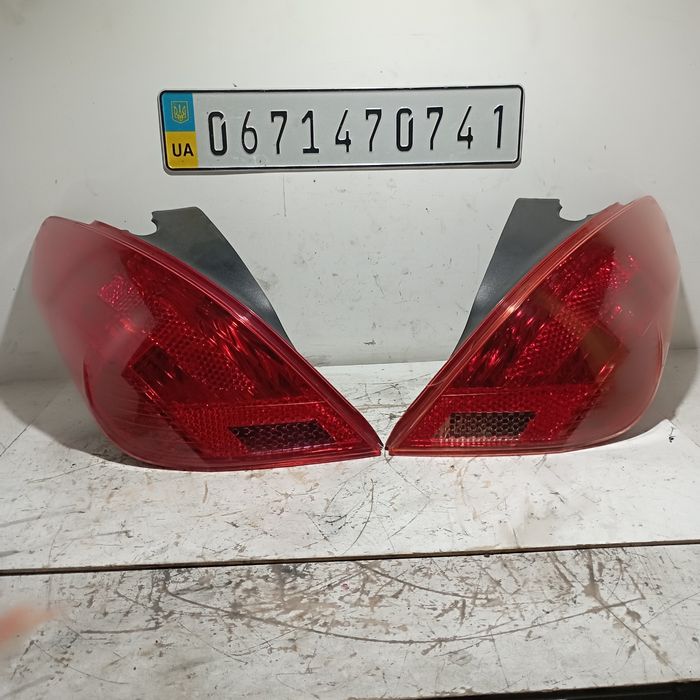 Стопи стоп лівий правий Peugeot 308 хетчбек Пежо 308