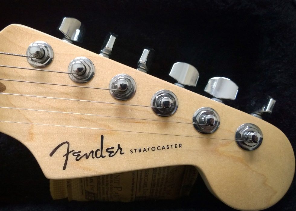 American Deluxe Stratocaster® HSS (Made in USA)