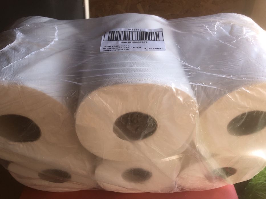 Papier toaletowy do podajnikow Jumbo Bialy 12 duzych  rolek