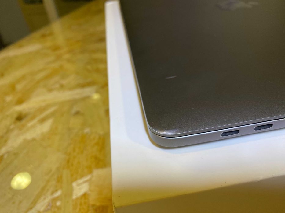 MacBook Pro 13, M1 Chip, 2 TB SSD, 16 GB RAM, WARRANTY64284596236289124