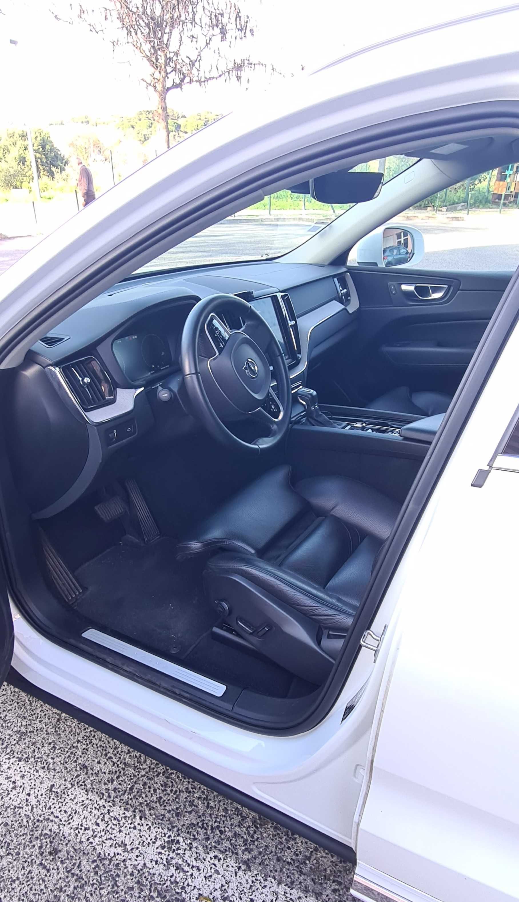 VOLVO XC6O 2.0 D4 Geartronic Inscritpion