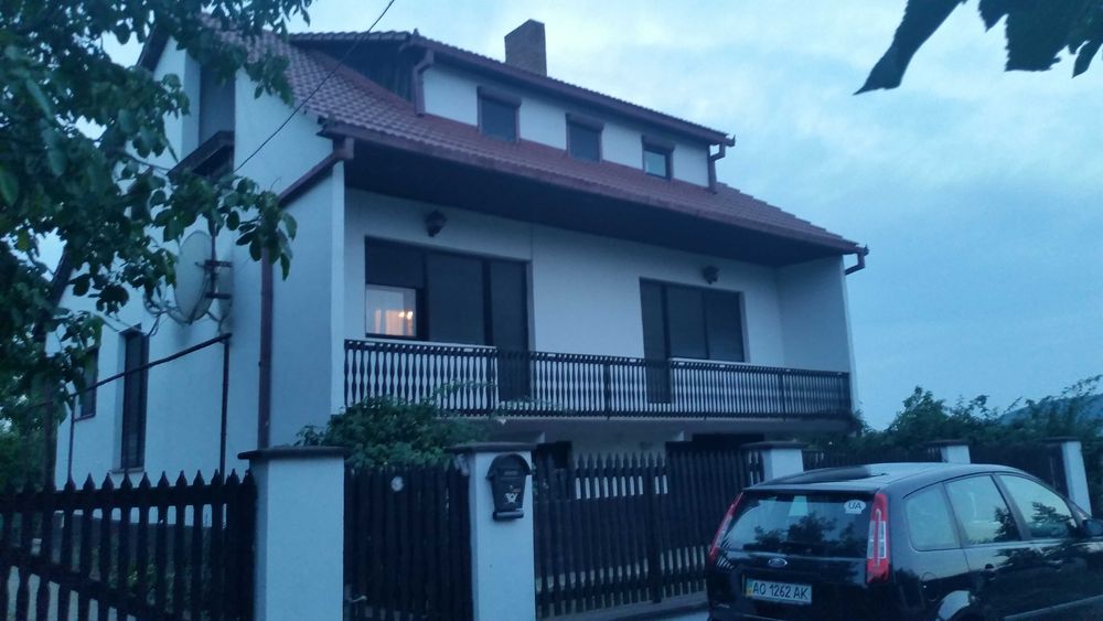 Продається дім із вбудованим вдахом Закарпатська обл