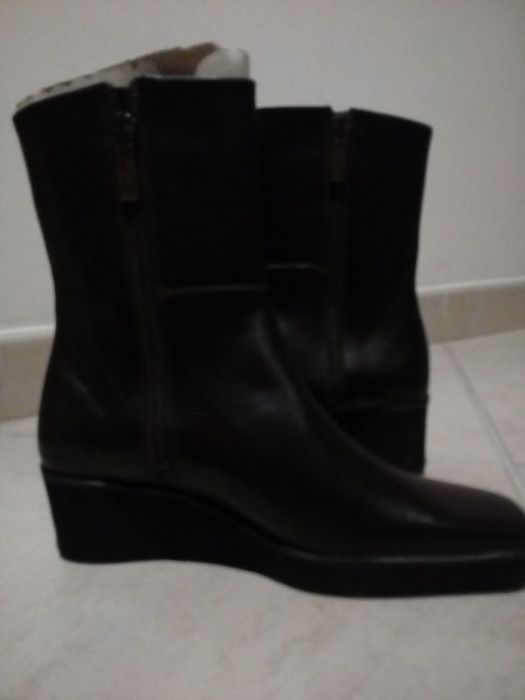 Botas Couro novas Hera tam 34