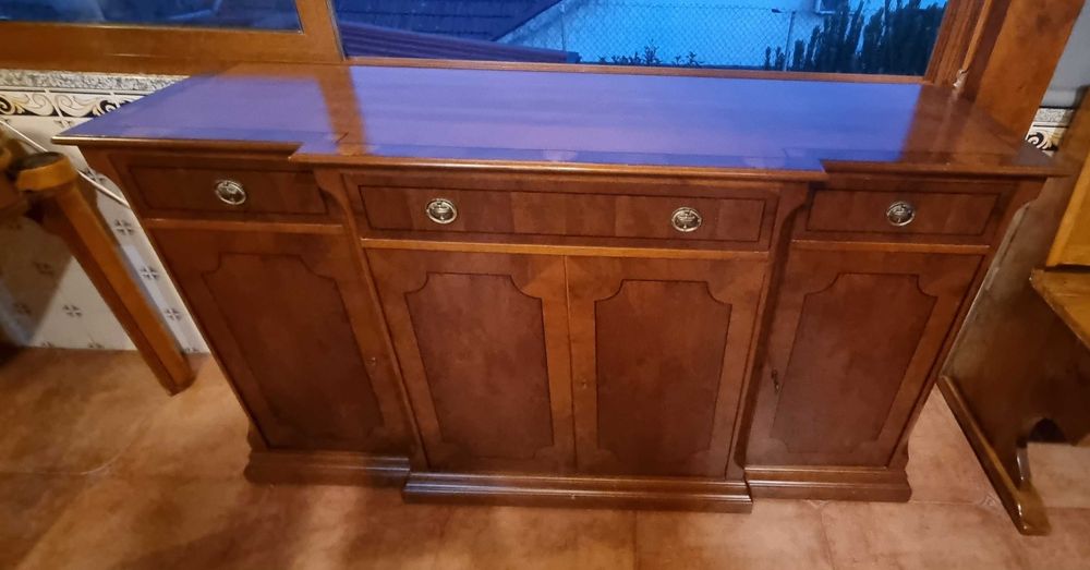 Móvel madeira maciça de qualidade