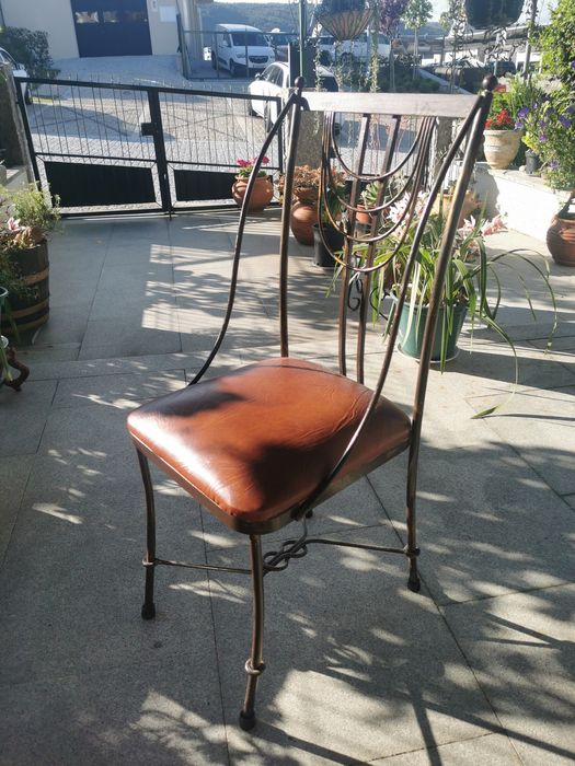 60 Cadeiras em ferro