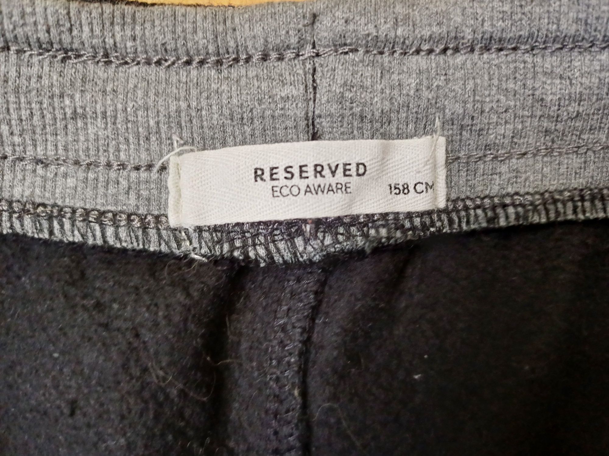 spodnie dresowe r. 158 Reserved