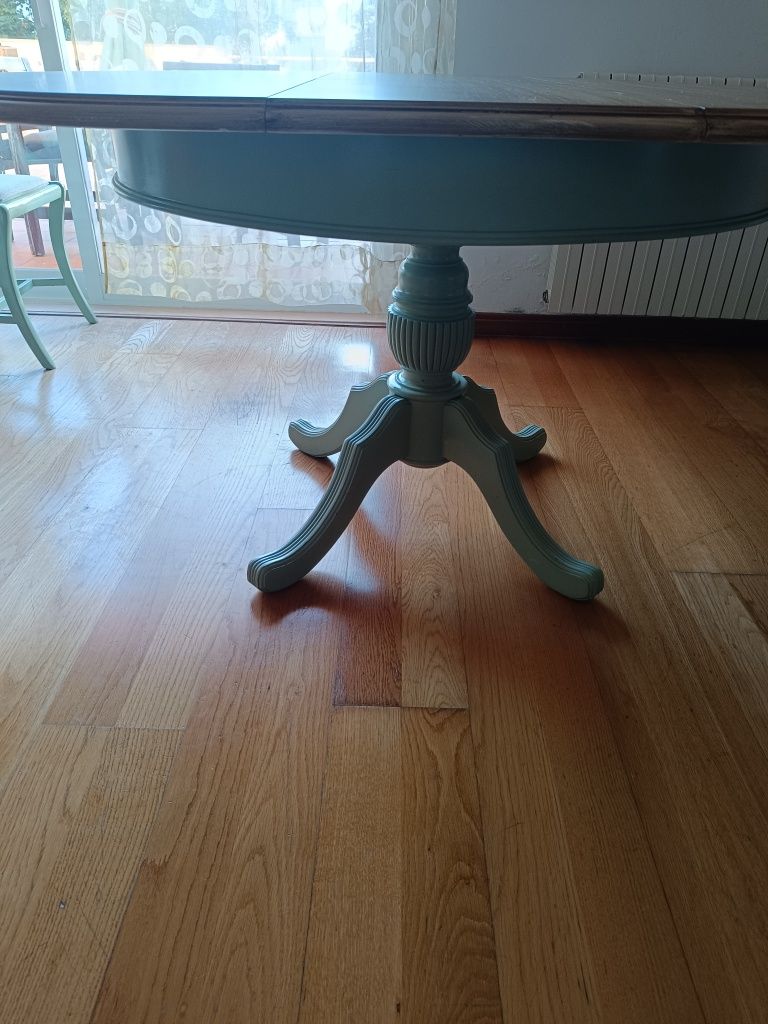 Mesa vintage com pé verde menta