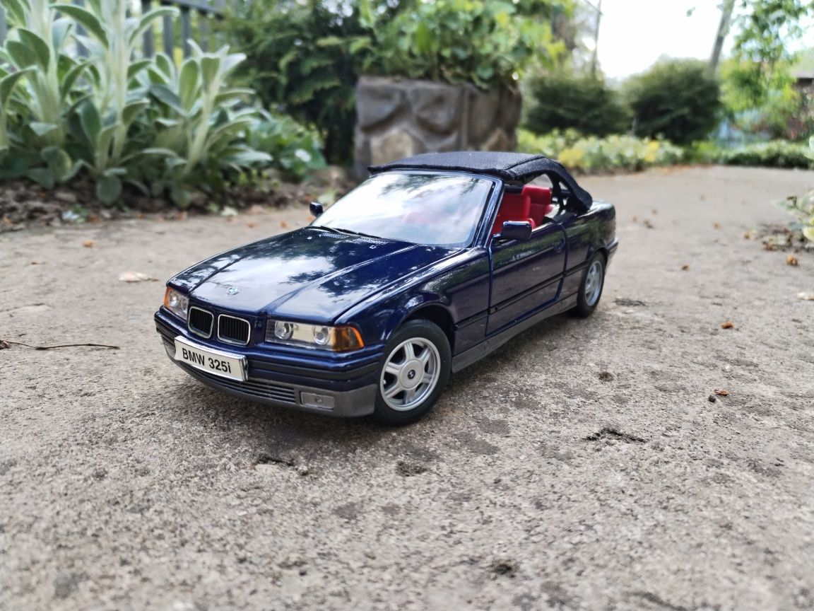 Модель BMW E36 325i Convertible 1:18 Maisto