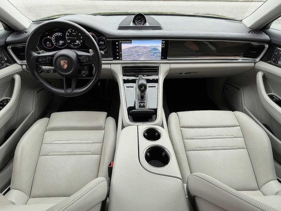 Porsche Panamera 4 Sport Turismo      2022