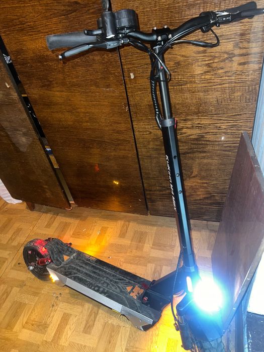 Електро самокат Kukirin m4 max.