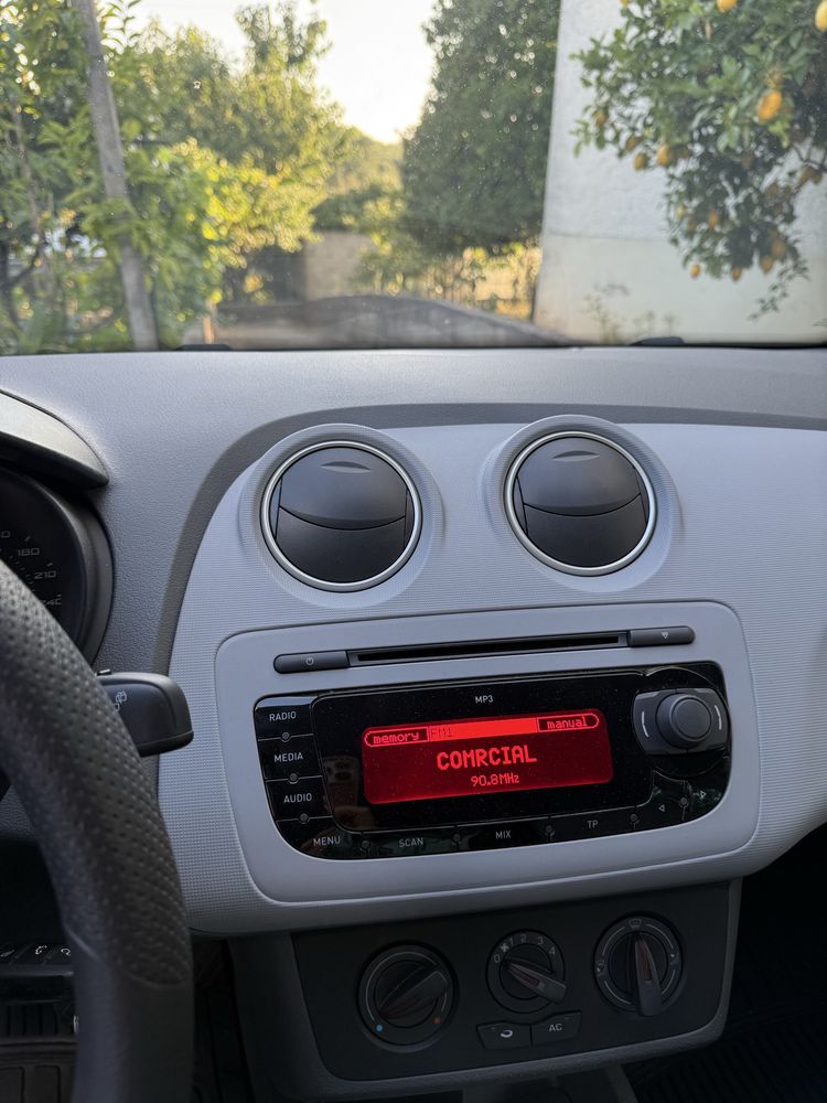 Seat Ibiza com AC só com 39.000km