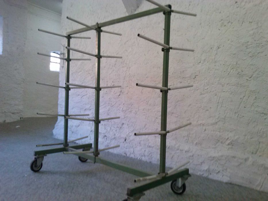 Stalowy stojak do transportu , przewozu, segregacji dłużyzny