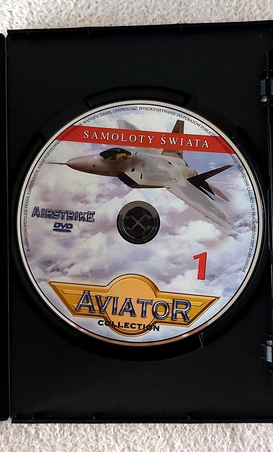 Samoloty świata "Airstrike" na płycie DVD.