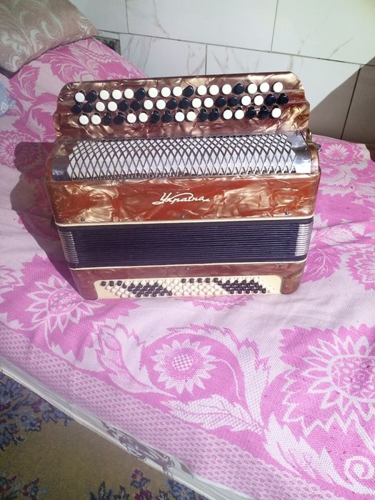 Продам баяны Киров и Украина в хорошему стані.