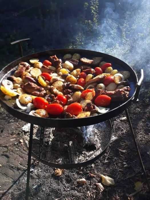 Садж сковорода 50 см с подвеской для огня на разборных ножках из диска