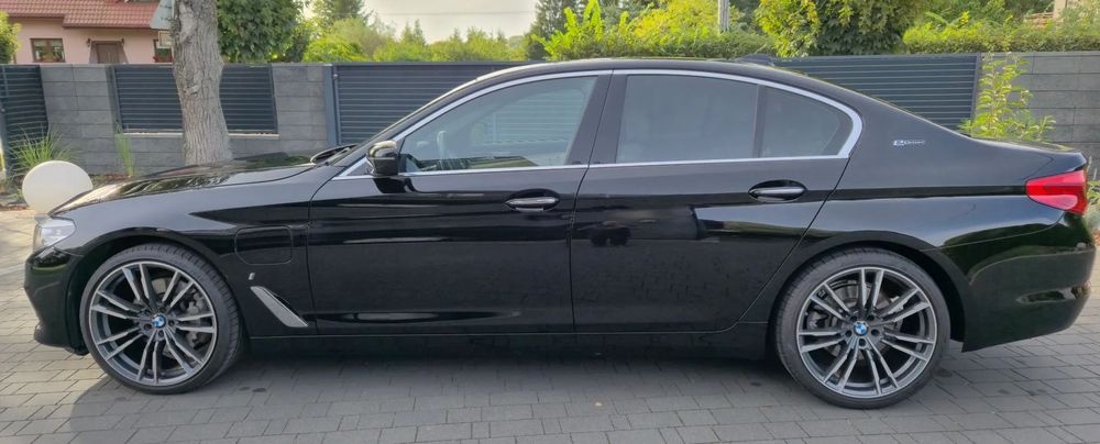 BMW Seria 5 530e 2018 74tyś 370KM prywatne