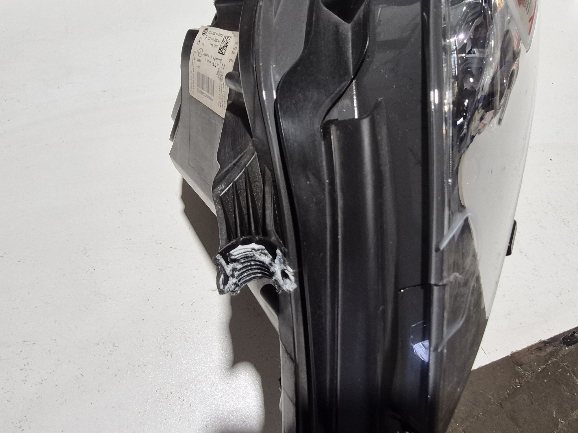 Mercedes E Klasa W212 lift, lampa przód lewa.  A212.906.3103.KZ