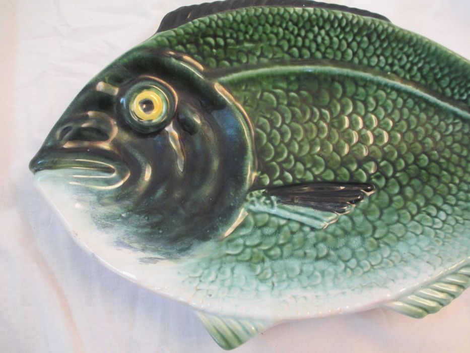 Travessa de peixe em faiança