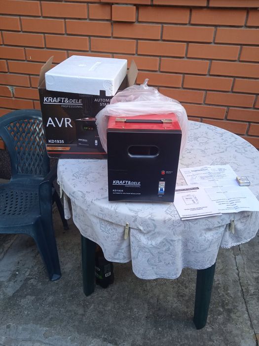 Продам стабилизатор напряжения 5000вт