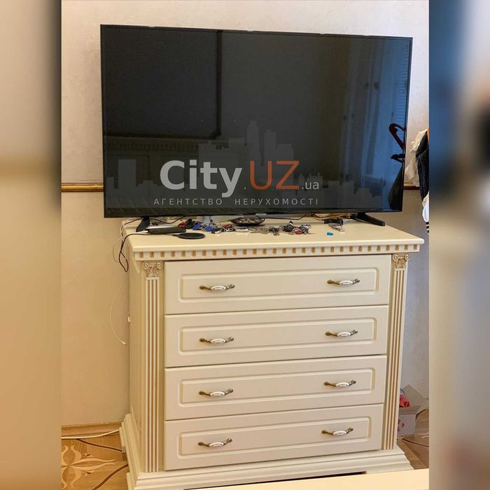 Продам квартиру з видом на парк