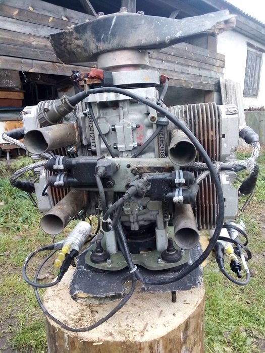 Двигун  авіамодельний повної комплектаціі б/у ідеальний робочий стан