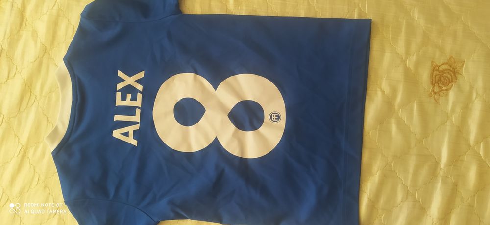 Koszulka adidasa 104 z napisem Leon 8 zł