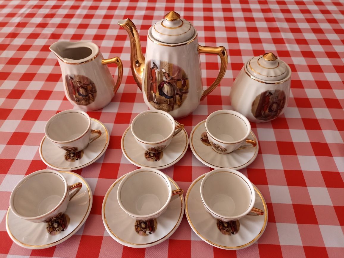 Antiguidade - Serviços de chá e café Porcelana do Brasil Cidamar Jundi