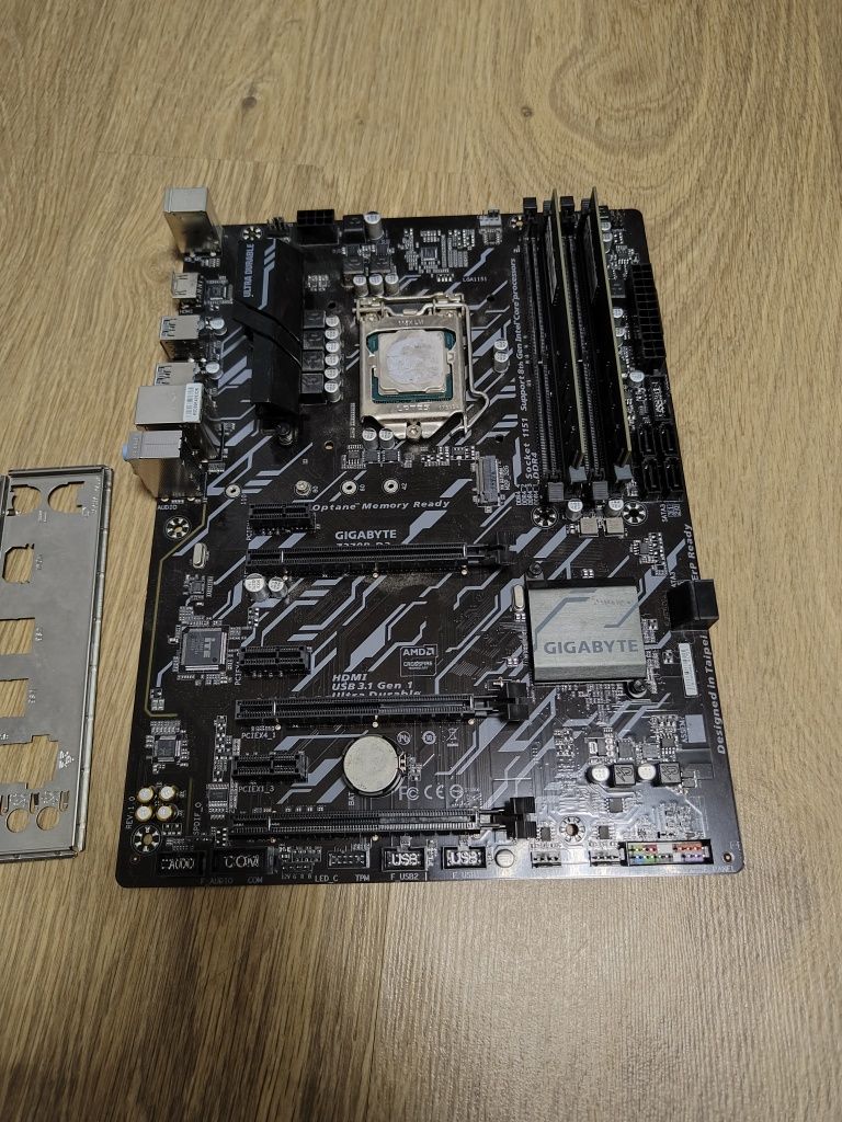 Процесор intel core i3 8100