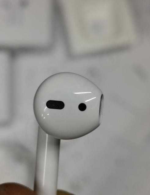 Бездротові навушники АірПодс 2 with Wireless Charging