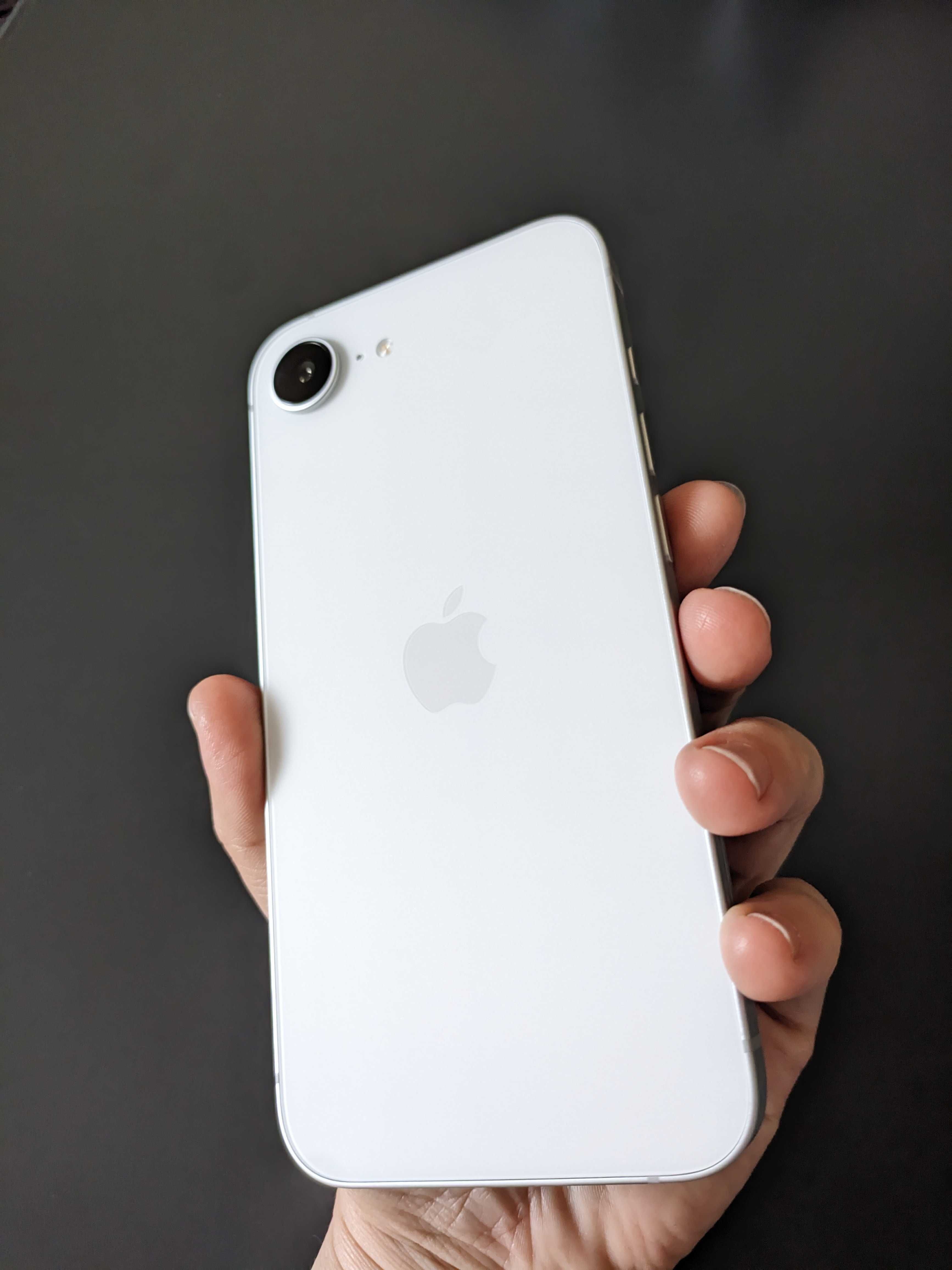 iPhone 16e 8/128GB White – стан нового + чохол і скло у подарунок!
