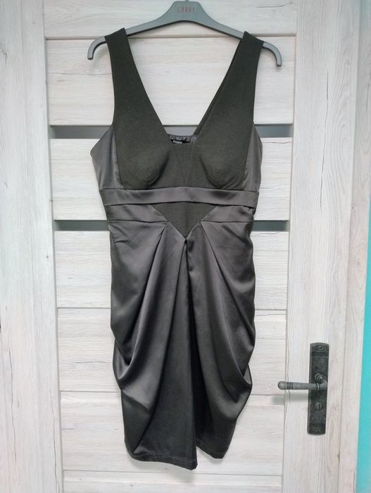 Zestaw ubrań damskich r. L (5 sukienek, kombinezon, trzy bluzki)