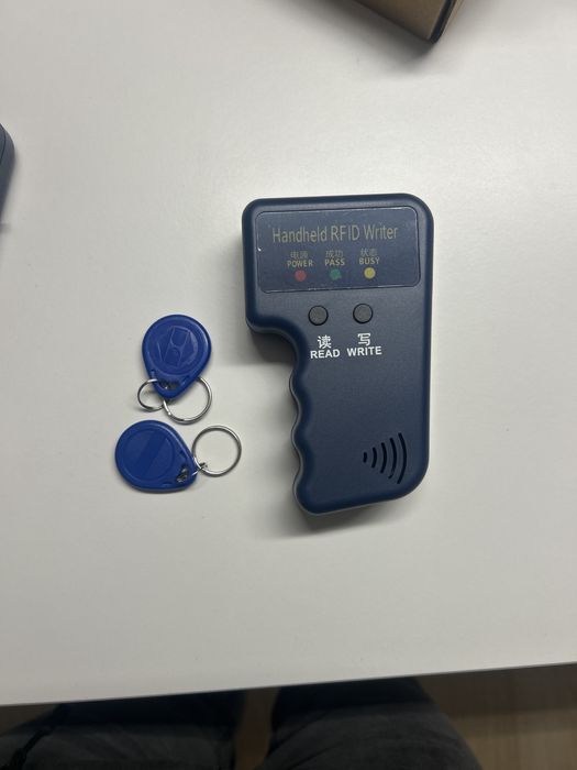 Programator czytnik RFID kloner kopiarka kluczy