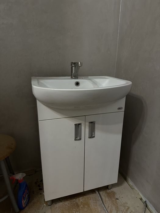 Тумба з умивальником в ванну, тумба в ванну